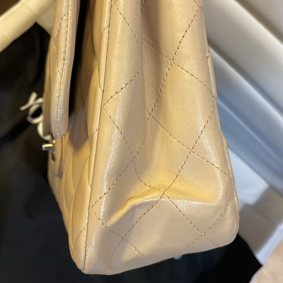 Chanel jumbo single flap bought at Yoogie’s Closet had it cleaned touched up - Picture 13 of 15